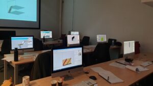 SketchUp-cursisten-aan het werk bij Gmi-designschool
